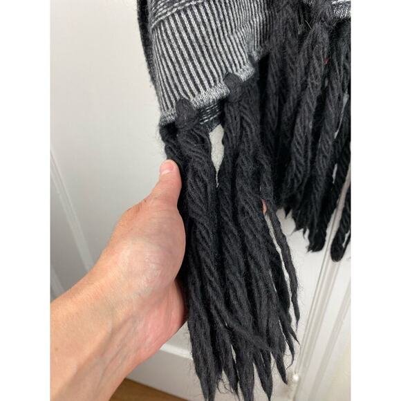 Banana Republic Heritage Collection Women's XS Gray Fringed Open Wrap Sweater - Picture 2 of 7